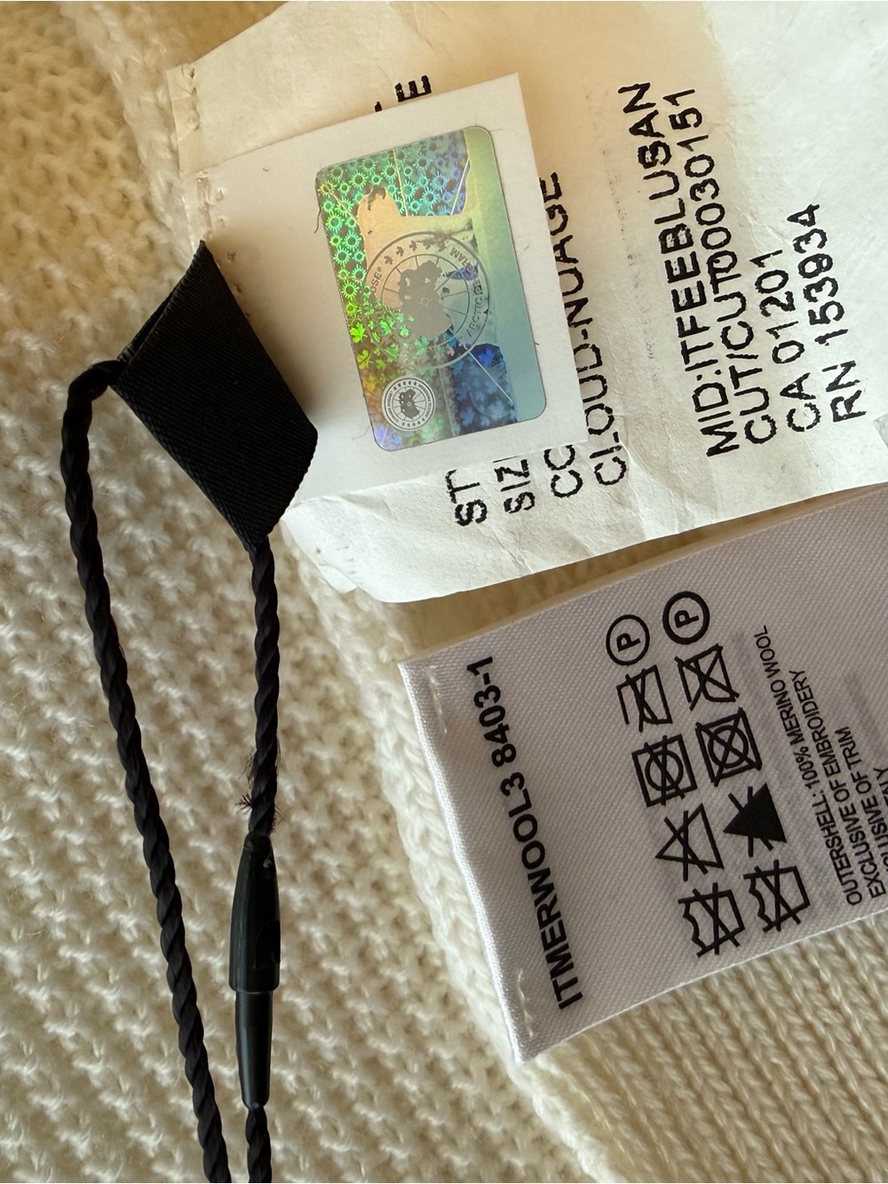 Canada Goose Cloud Merino Wool Waffle Scarf NEW WITH TAGS - Picture 6 of 7
